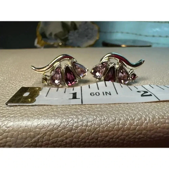 Art Nouveau Style | Vintage Earrings | Screwback Earrings - Picture 6 of 9